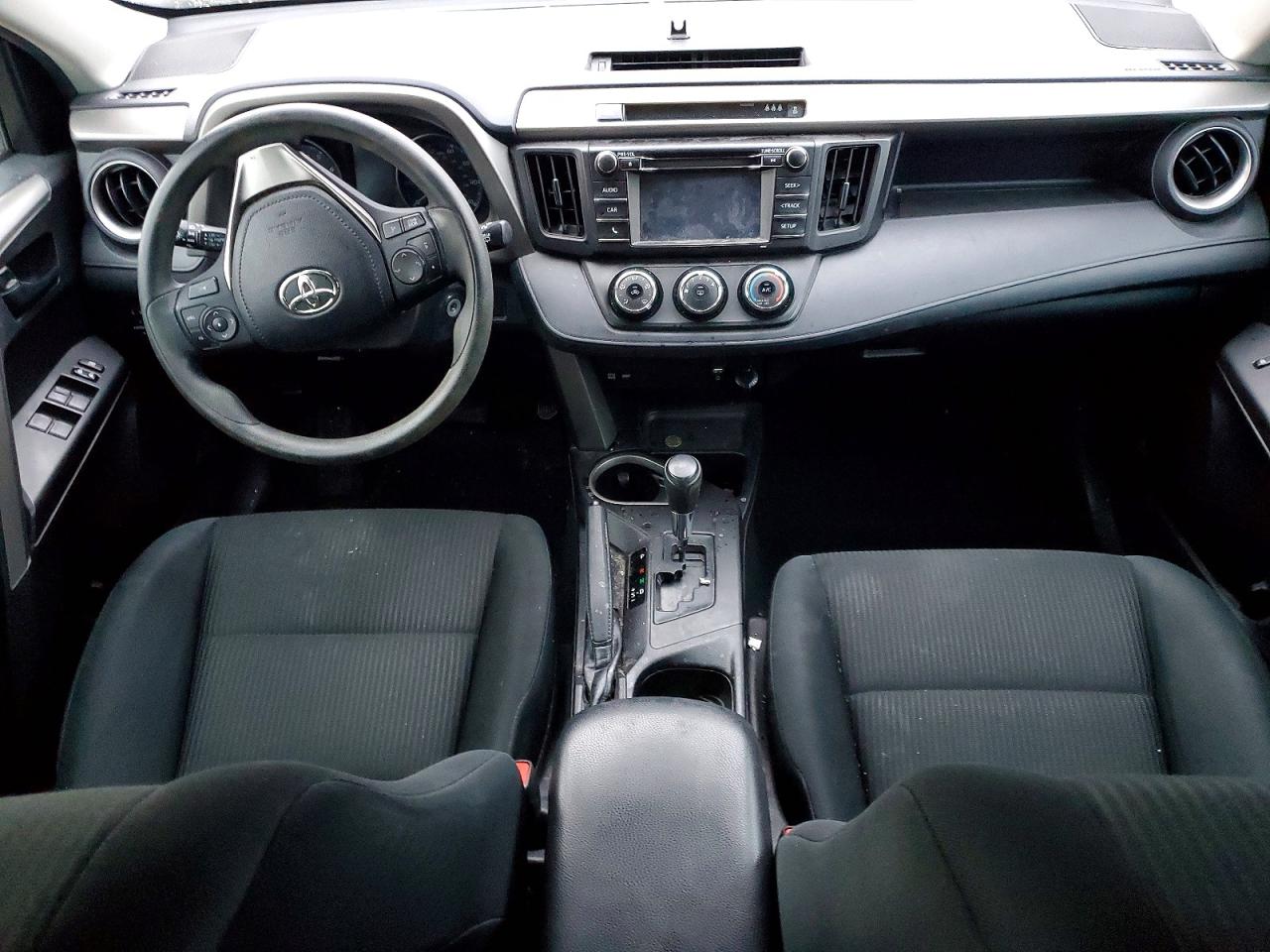 2017 TOYOTA RAV4 LE photo 8