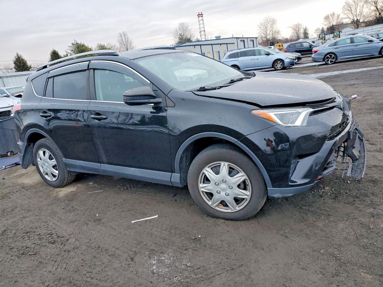 2017 TOYOTA RAV4 LE photo 4