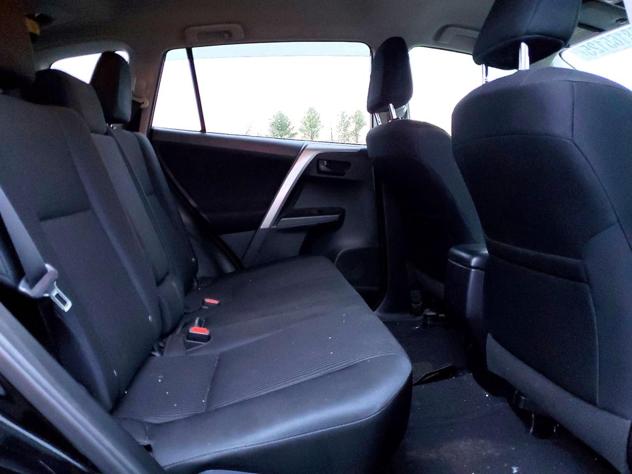 2017 TOYOTA RAV4 LE photo 11