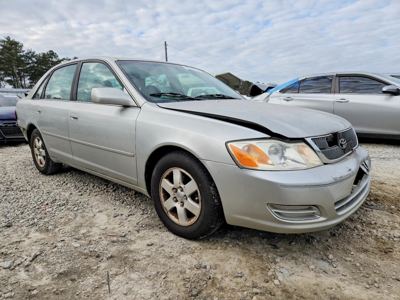 2000 TOYOTA AVALON XL photo 4