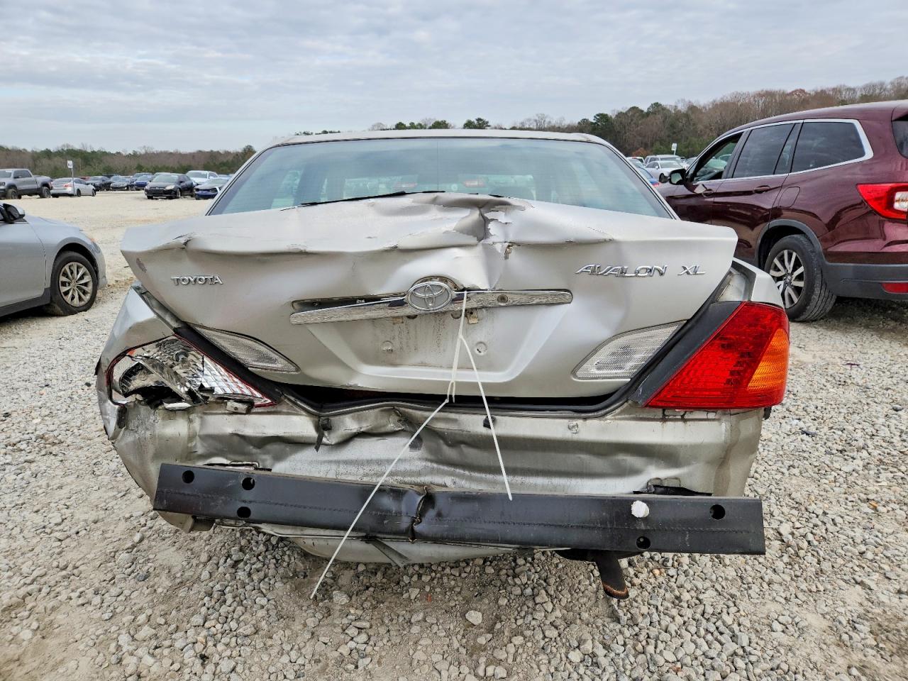 2000 TOYOTA AVALON XL photo 6