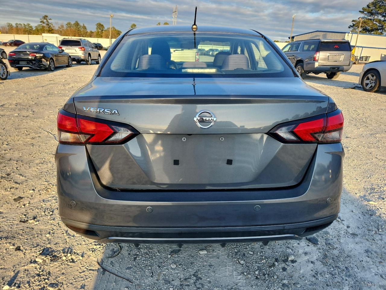 2021 NISSAN VERSA S photo 6
