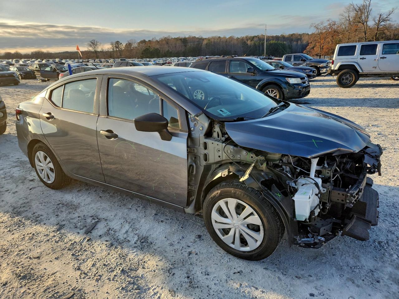 2021 NISSAN VERSA S photo 4