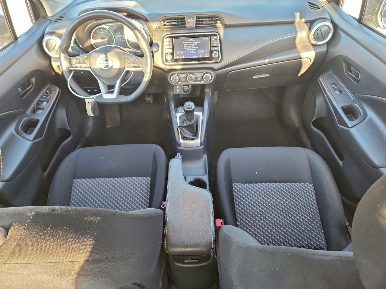 2021 NISSAN VERSA S photo 8