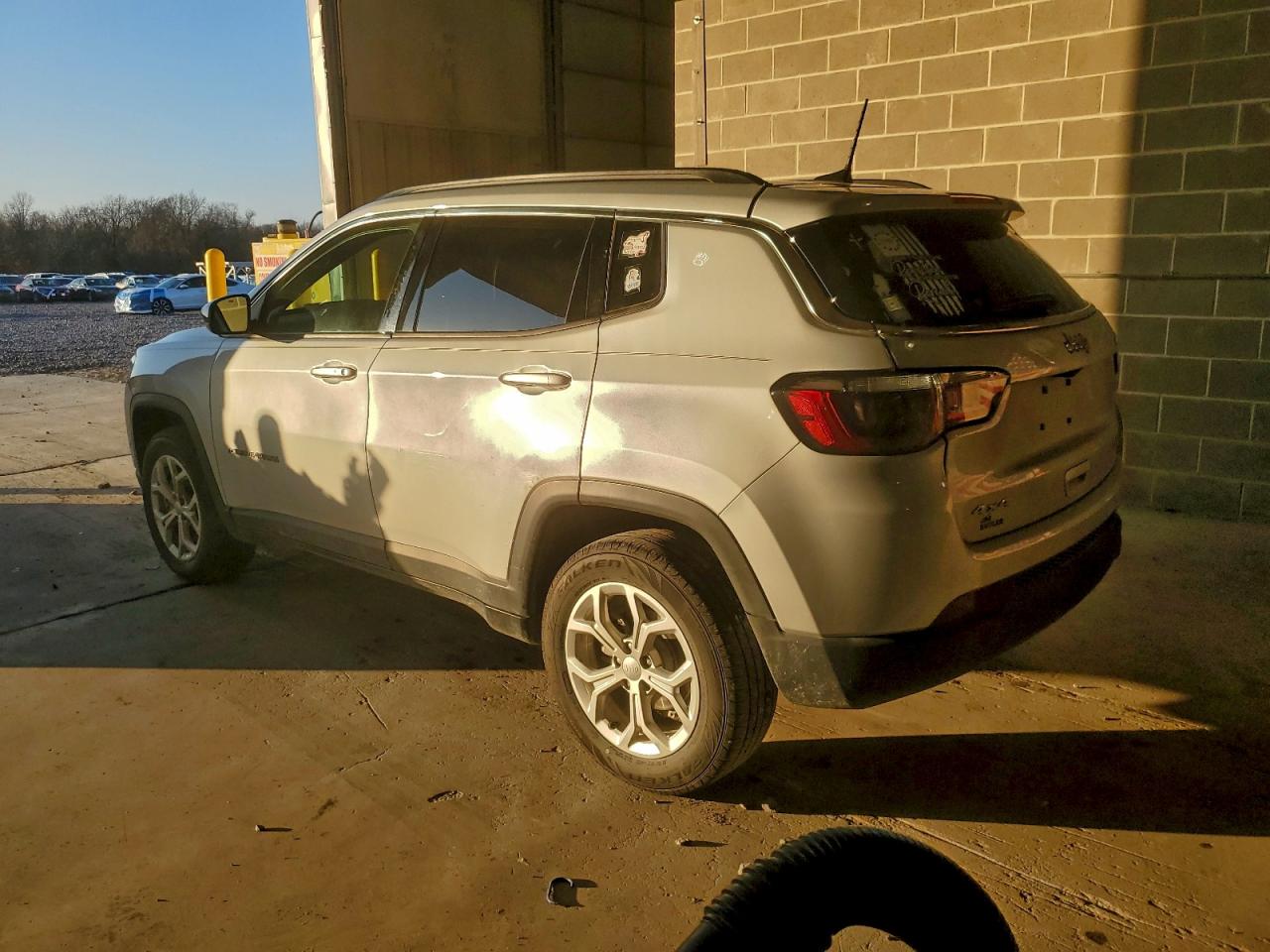 2024 JEEP COMPASS photo 2