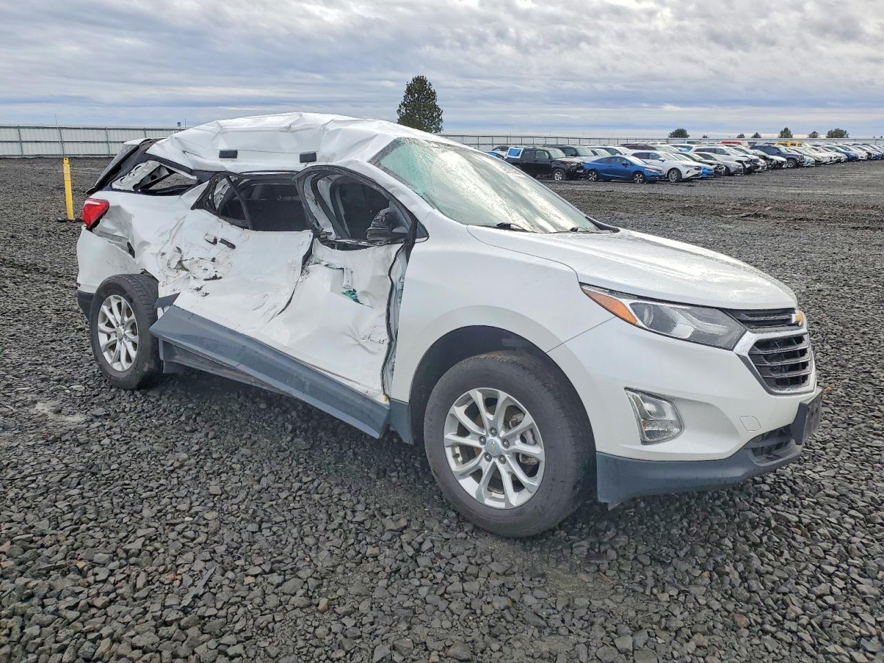 2018 CHEVROLET EQUINOX LT photo 4