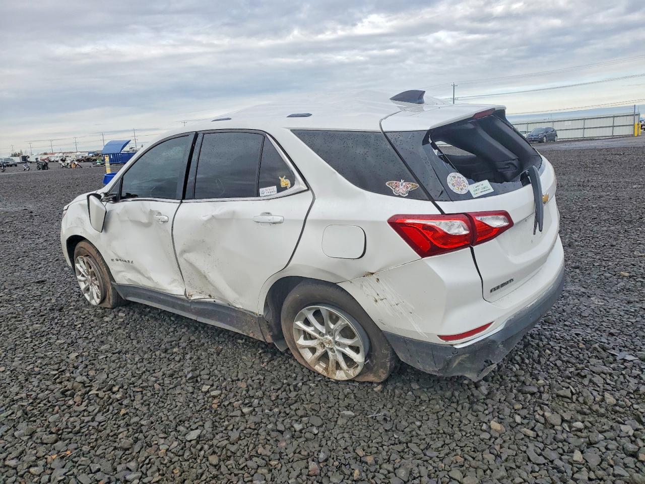 2018 CHEVROLET EQUINOX LT photo 2