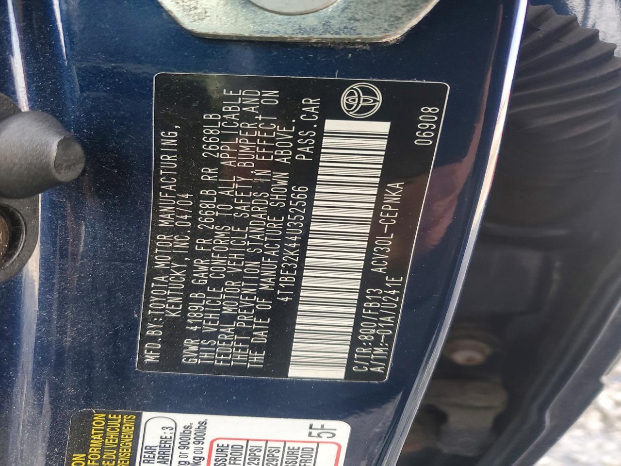 2004 TOYOTA CAMRY LE photo 13