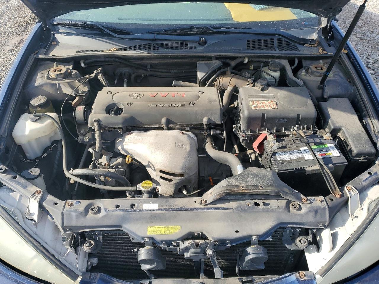 2004 TOYOTA CAMRY LE photo 11