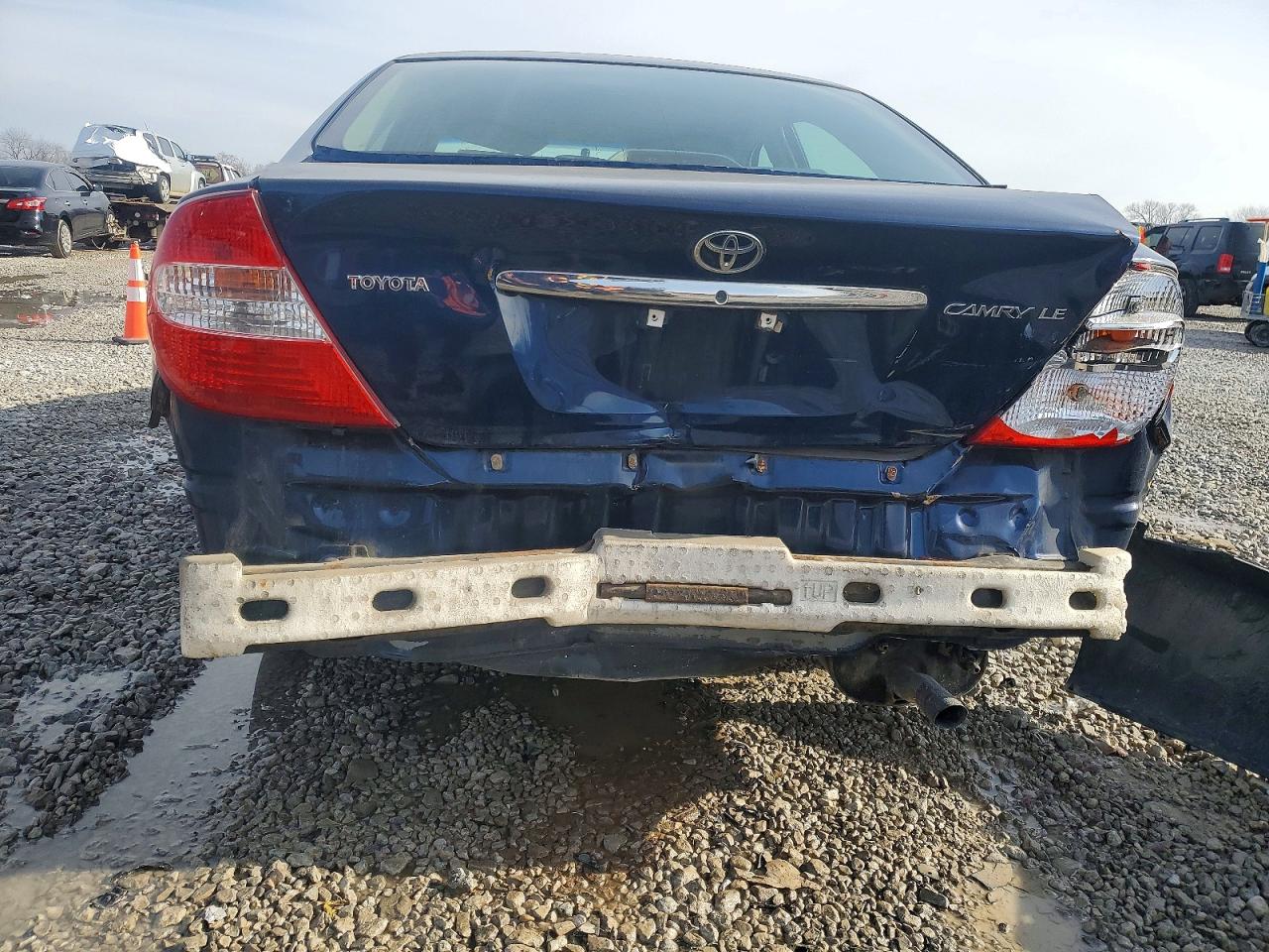 2004 TOYOTA CAMRY LE photo 6