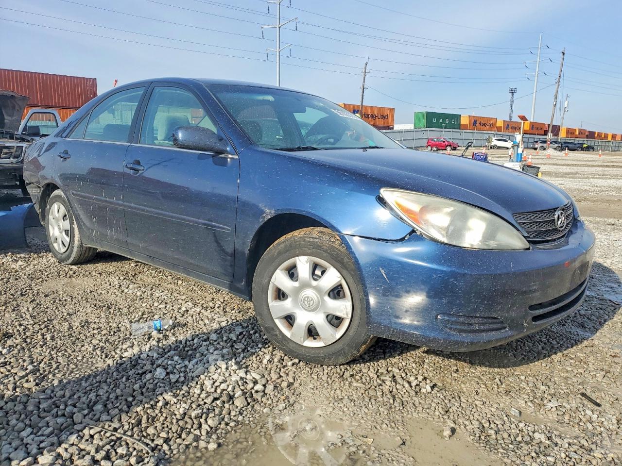 2004 TOYOTA CAMRY LE photo 4