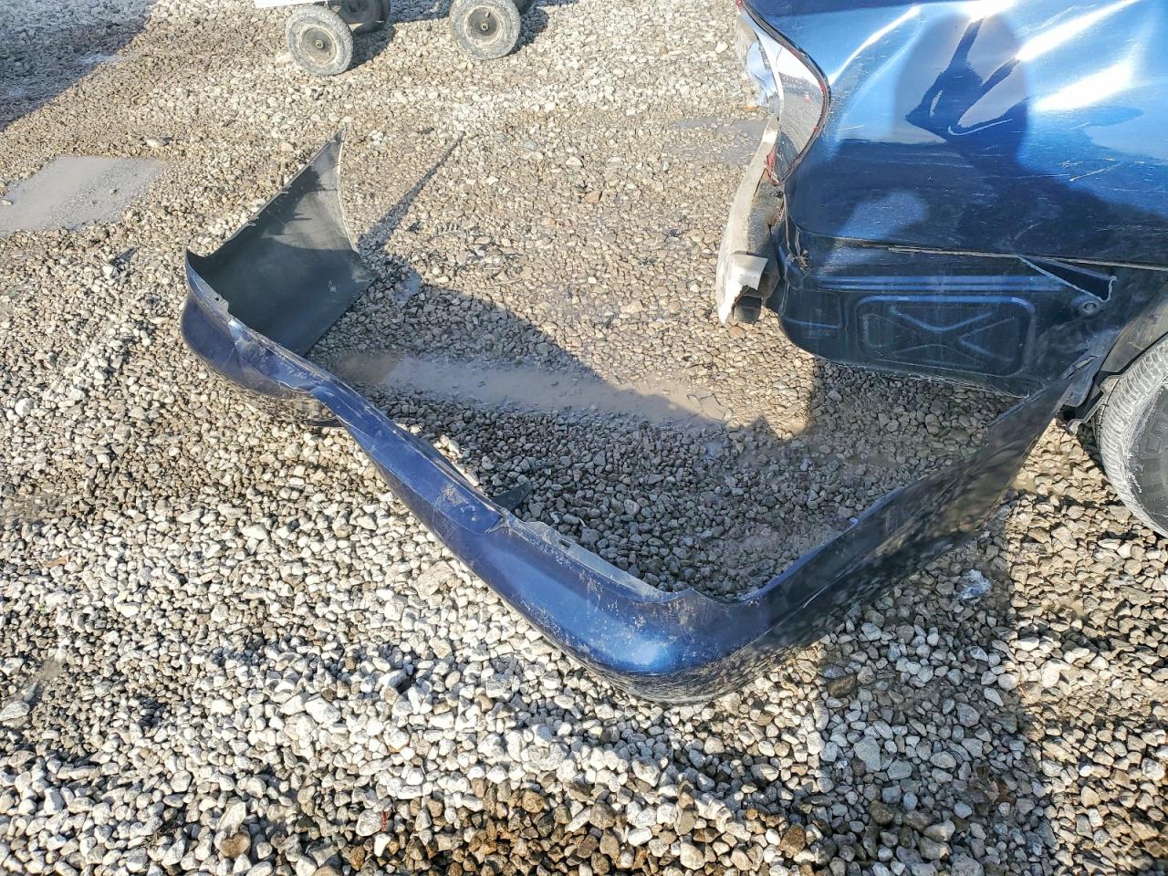 2004 TOYOTA CAMRY LE photo 12