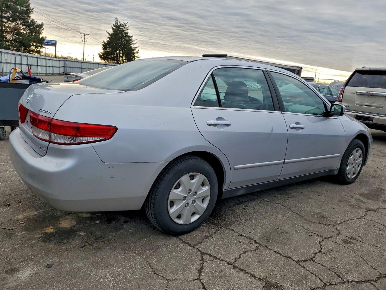2003 HONDA ACCORD LX photo 5