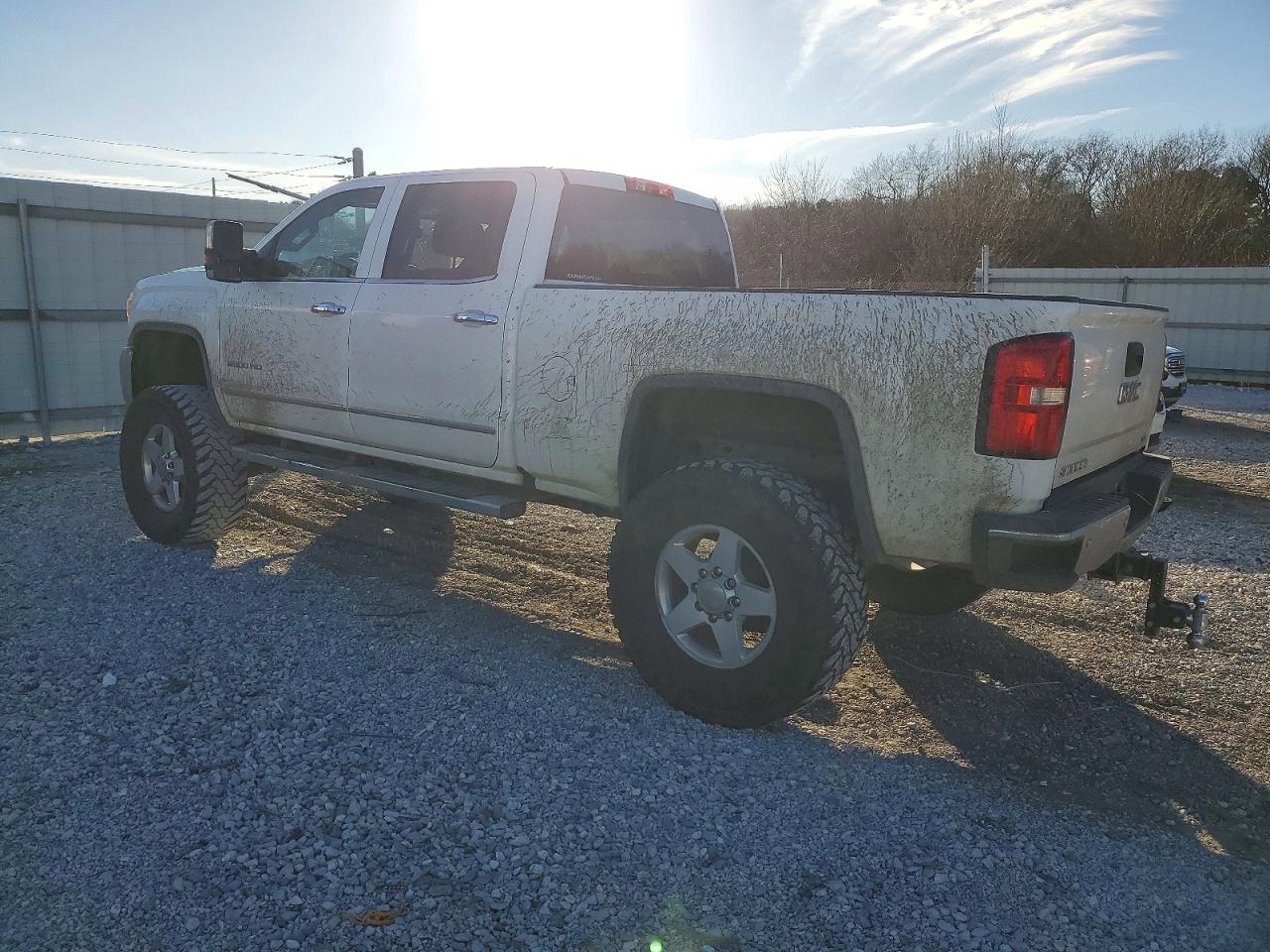 2015 GMC SIERRA K2500 SLT photo 3