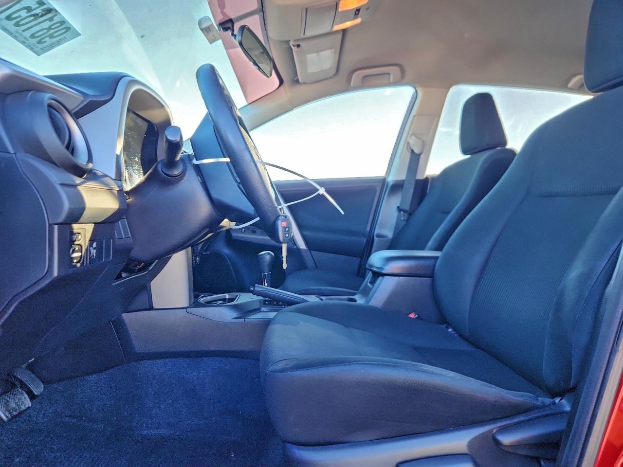 2016 TOYOTA RAV4 LE photo 7