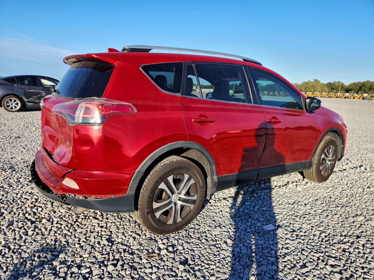 2016 TOYOTA RAV4 LE photo 3
