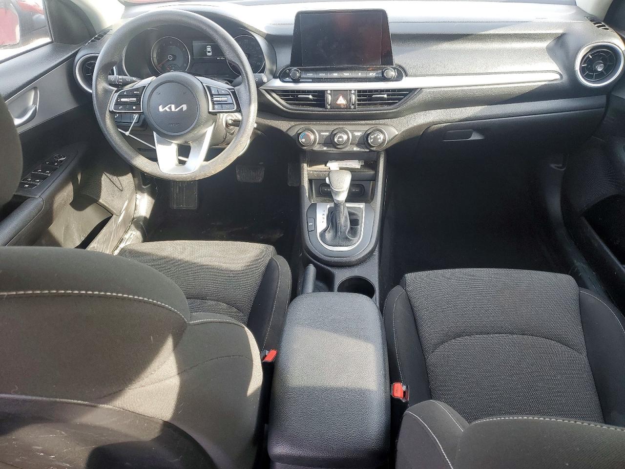 2023 KIA FORTE LXS photo 8