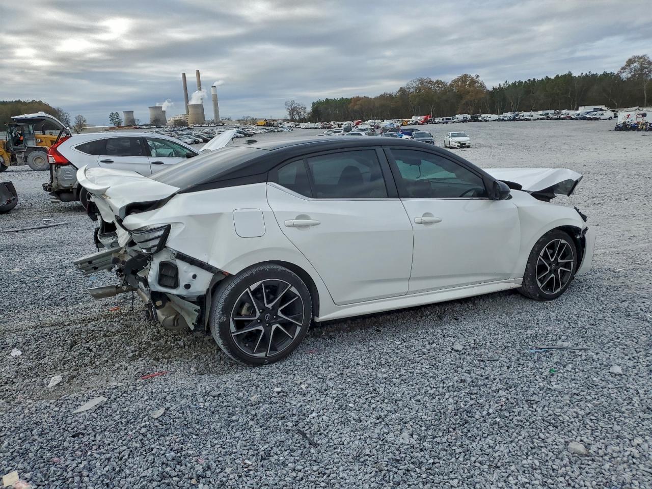 2024 NISSAN SENTRA SR photo 3