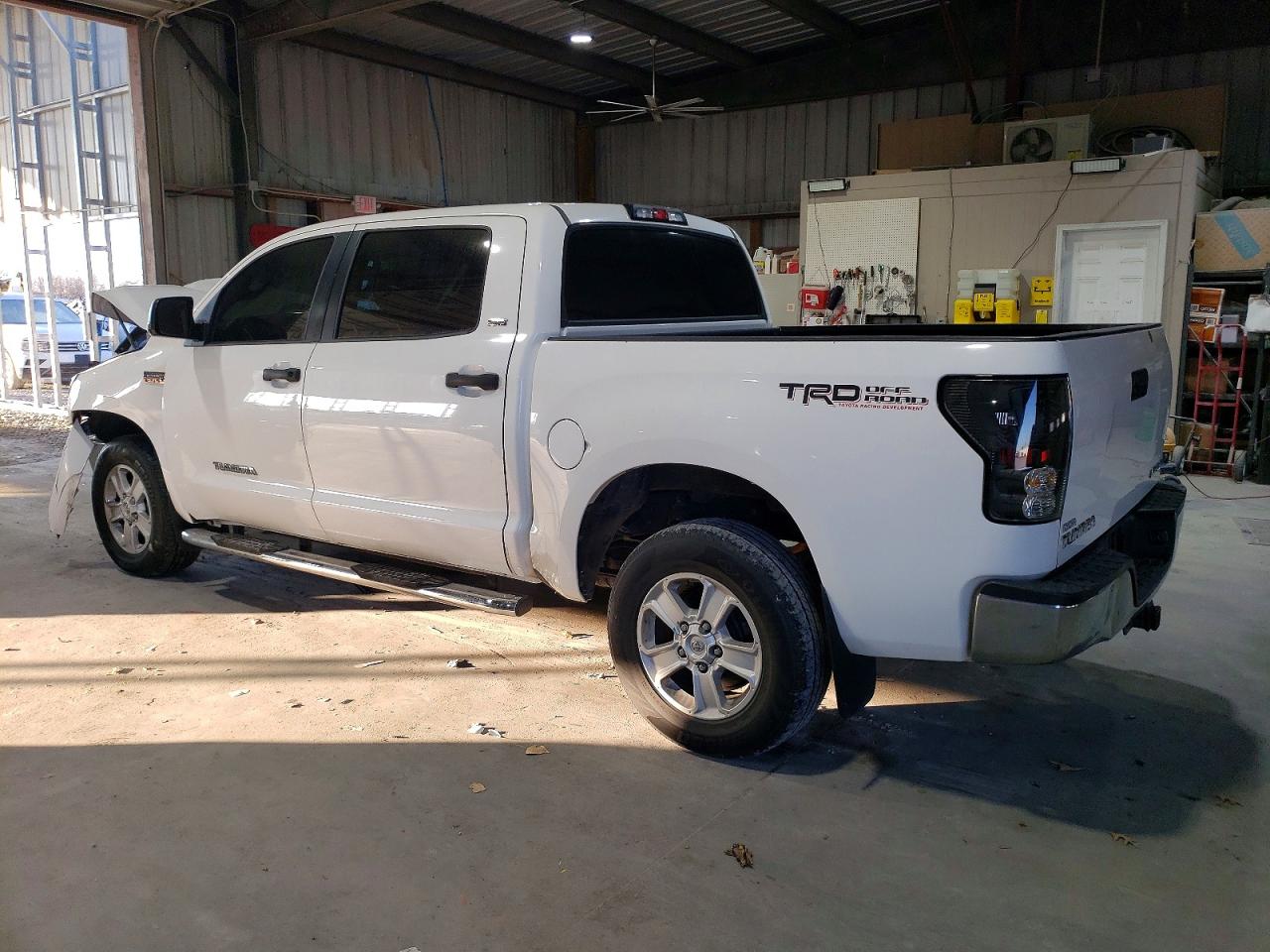 2012 TOYOTA TUNDRA CREWMAX SR5 photo 2