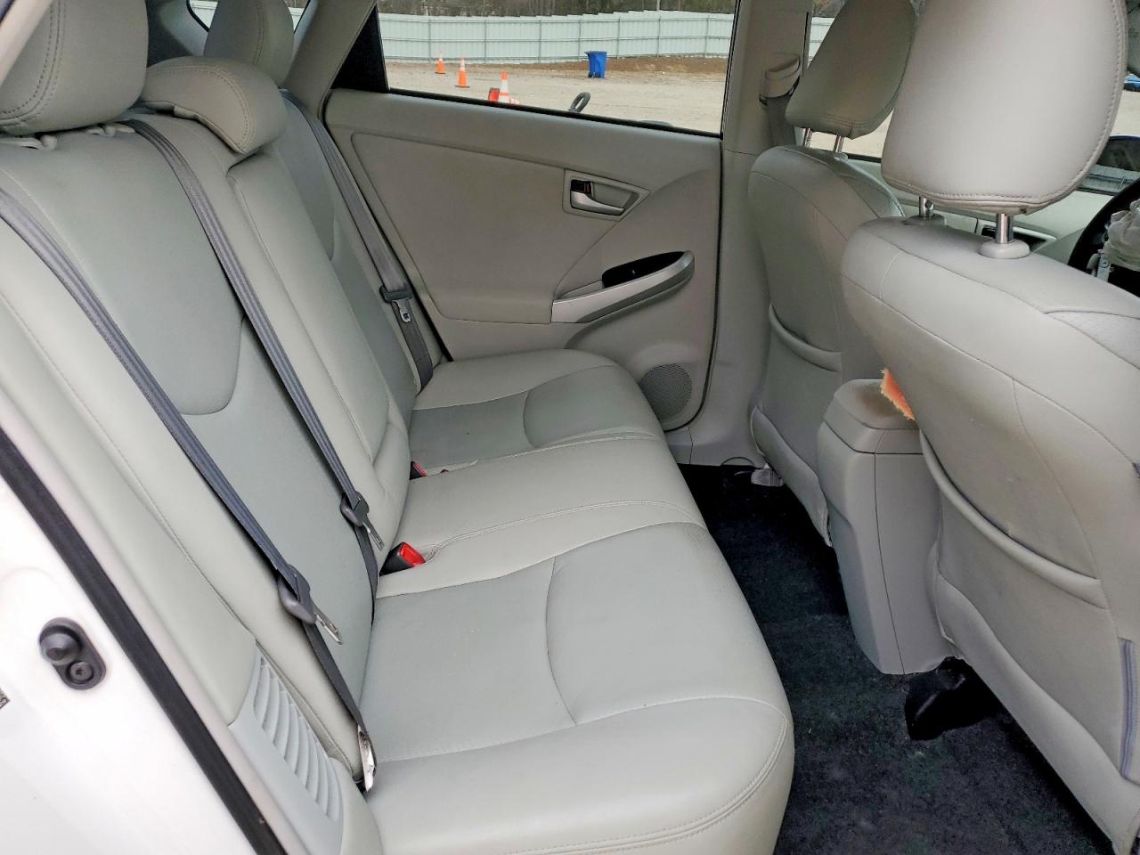 2012 TOYOTA PRIUS photo 10