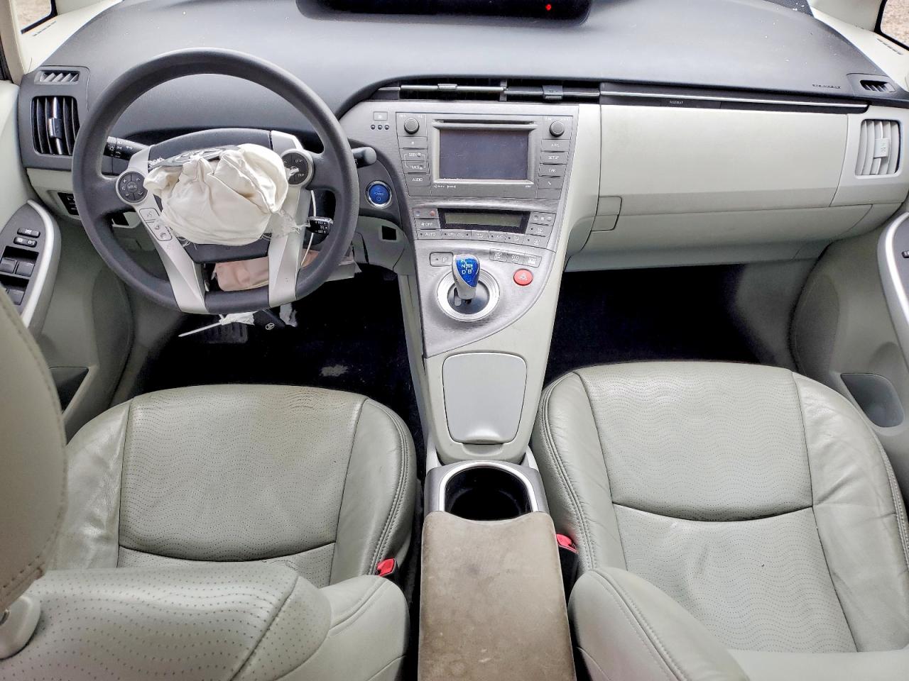 2012 TOYOTA PRIUS photo 8