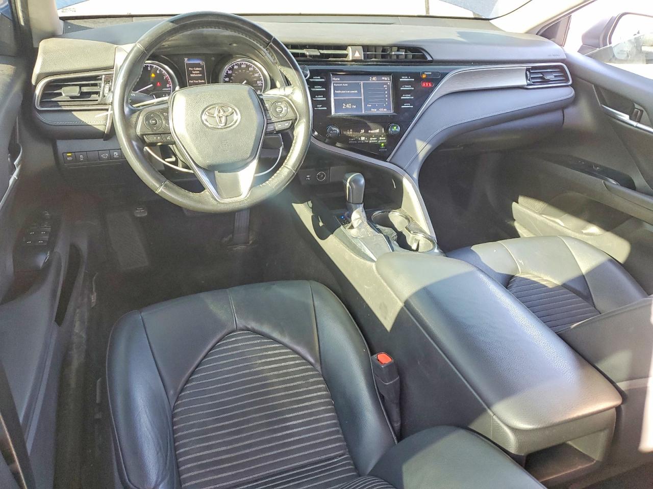 2019 TOYOTA CAMRY L photo 8