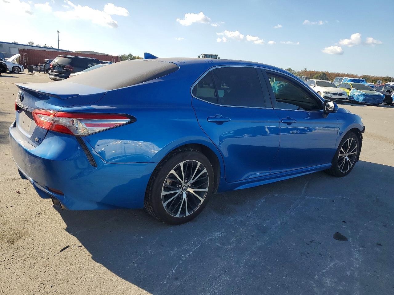 2019 TOYOTA CAMRY L photo 3