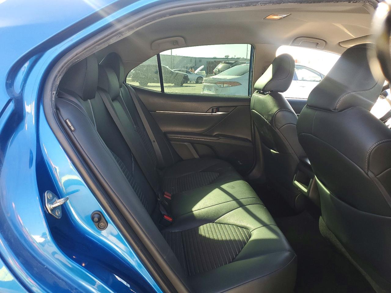 2019 TOYOTA CAMRY L photo 10