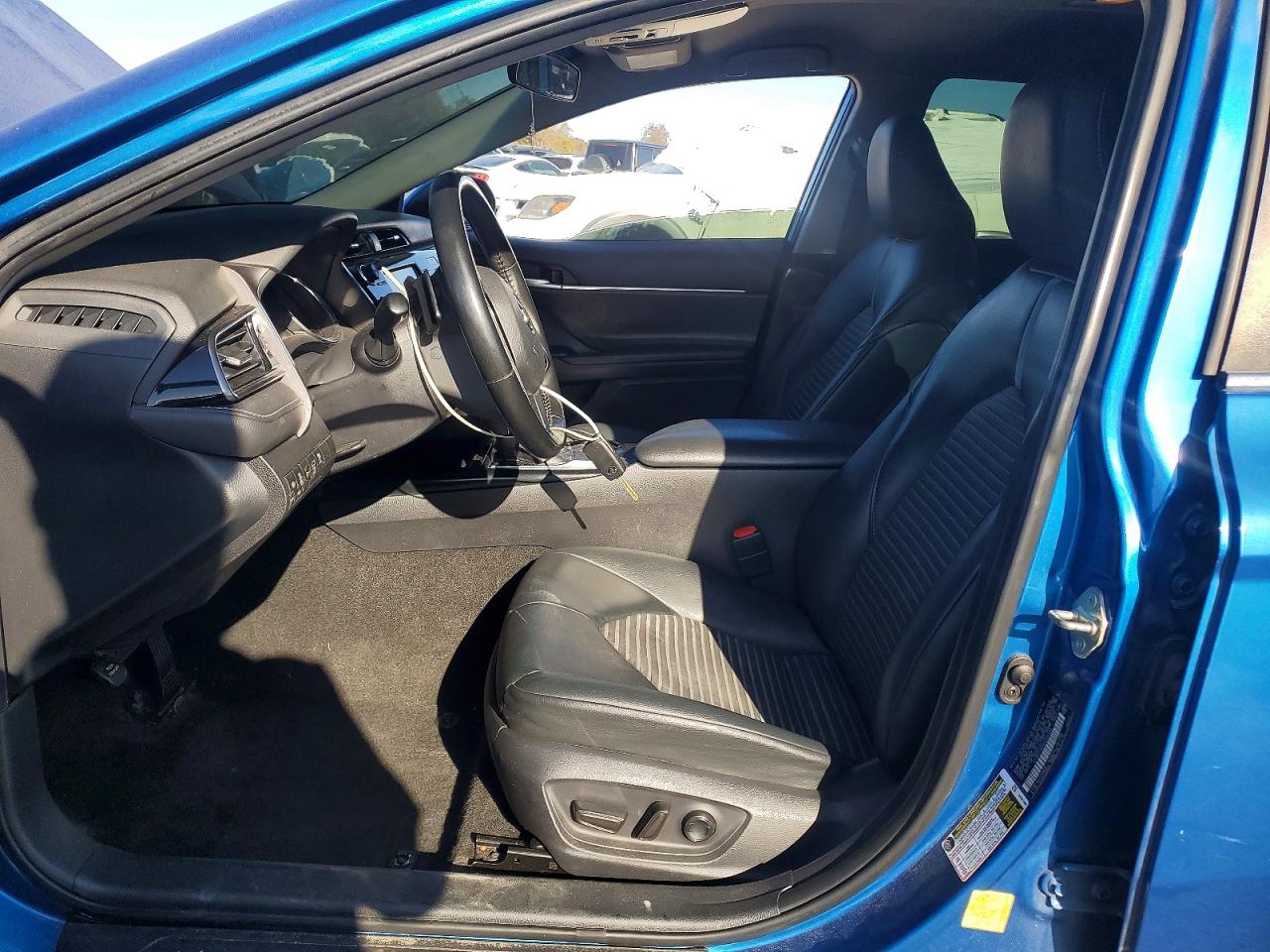 2019 TOYOTA CAMRY L photo 7