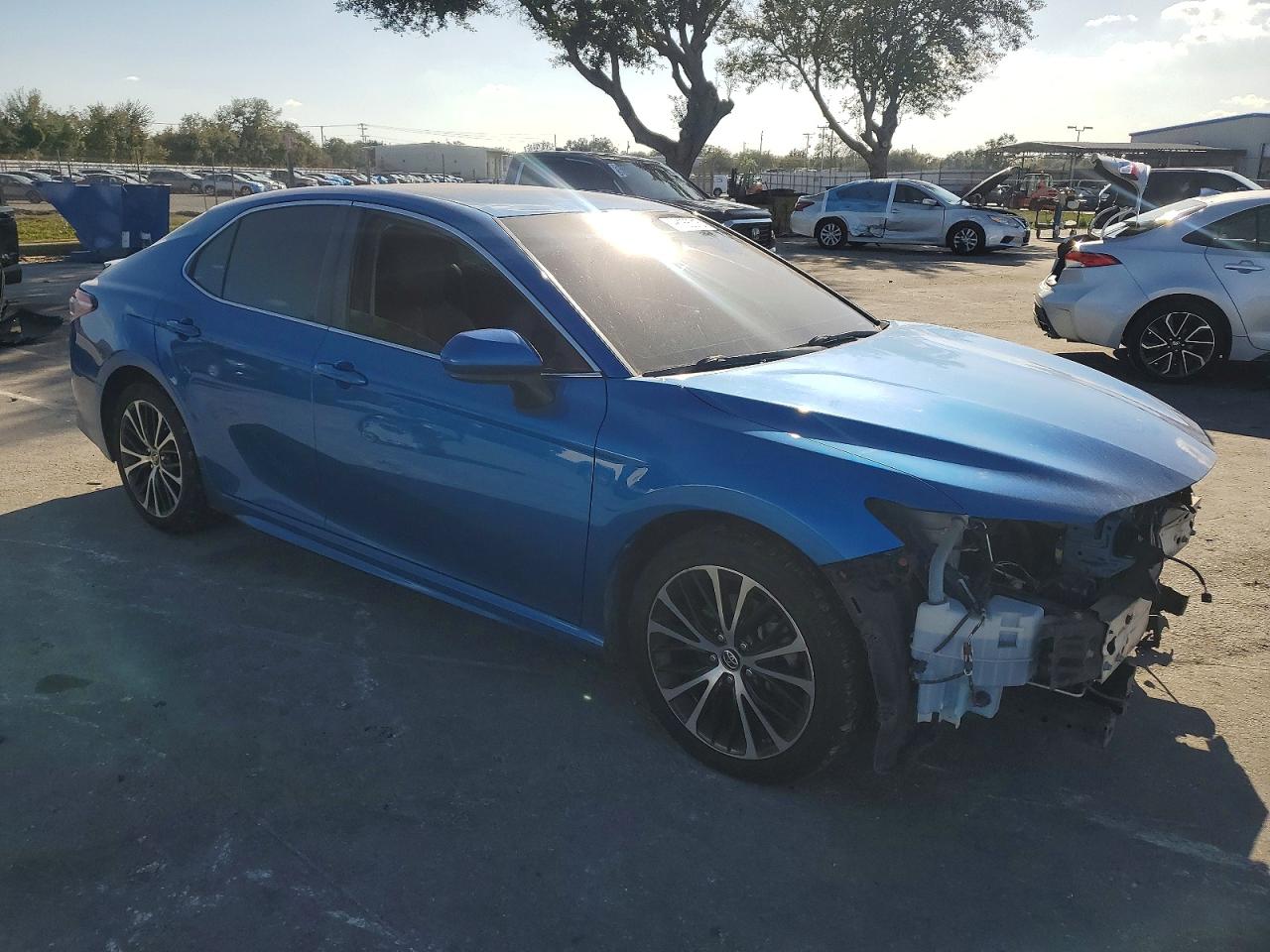 2019 TOYOTA CAMRY L photo 4