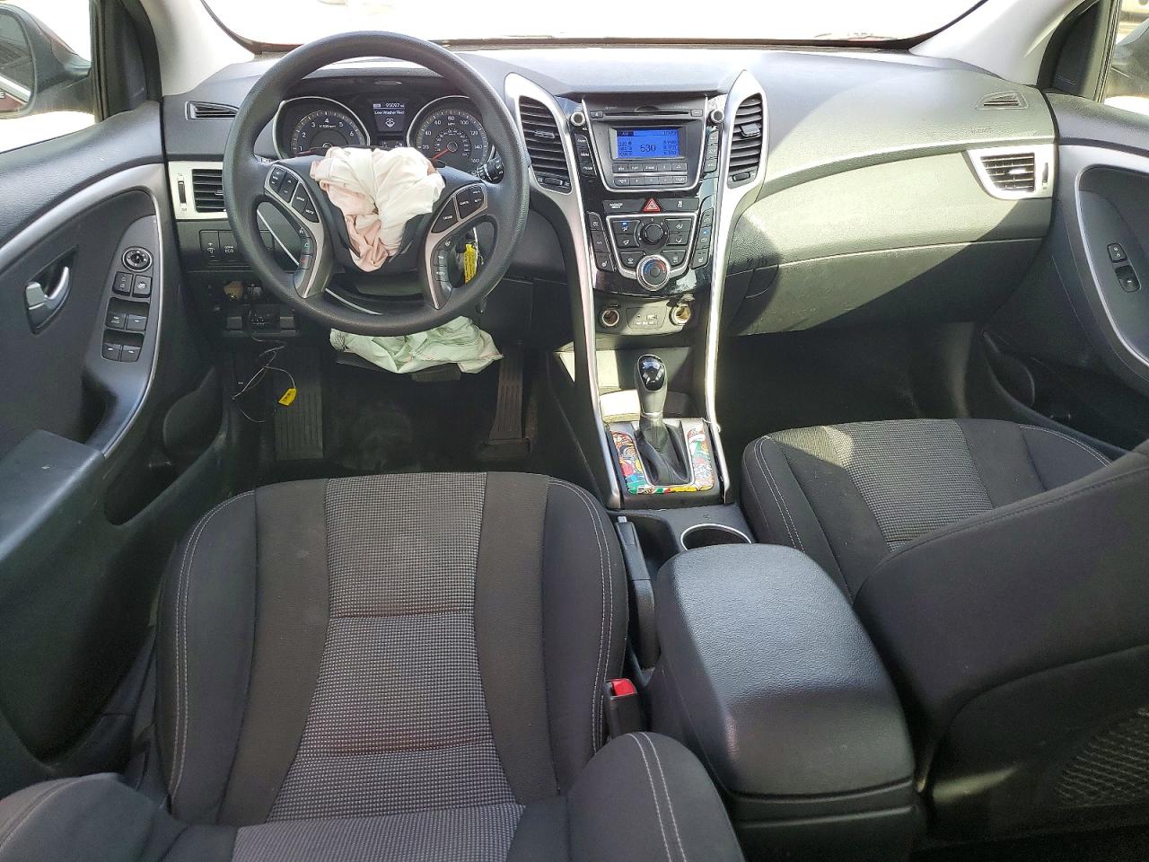 2016 HYUNDAI ELANTRA GT photo 8