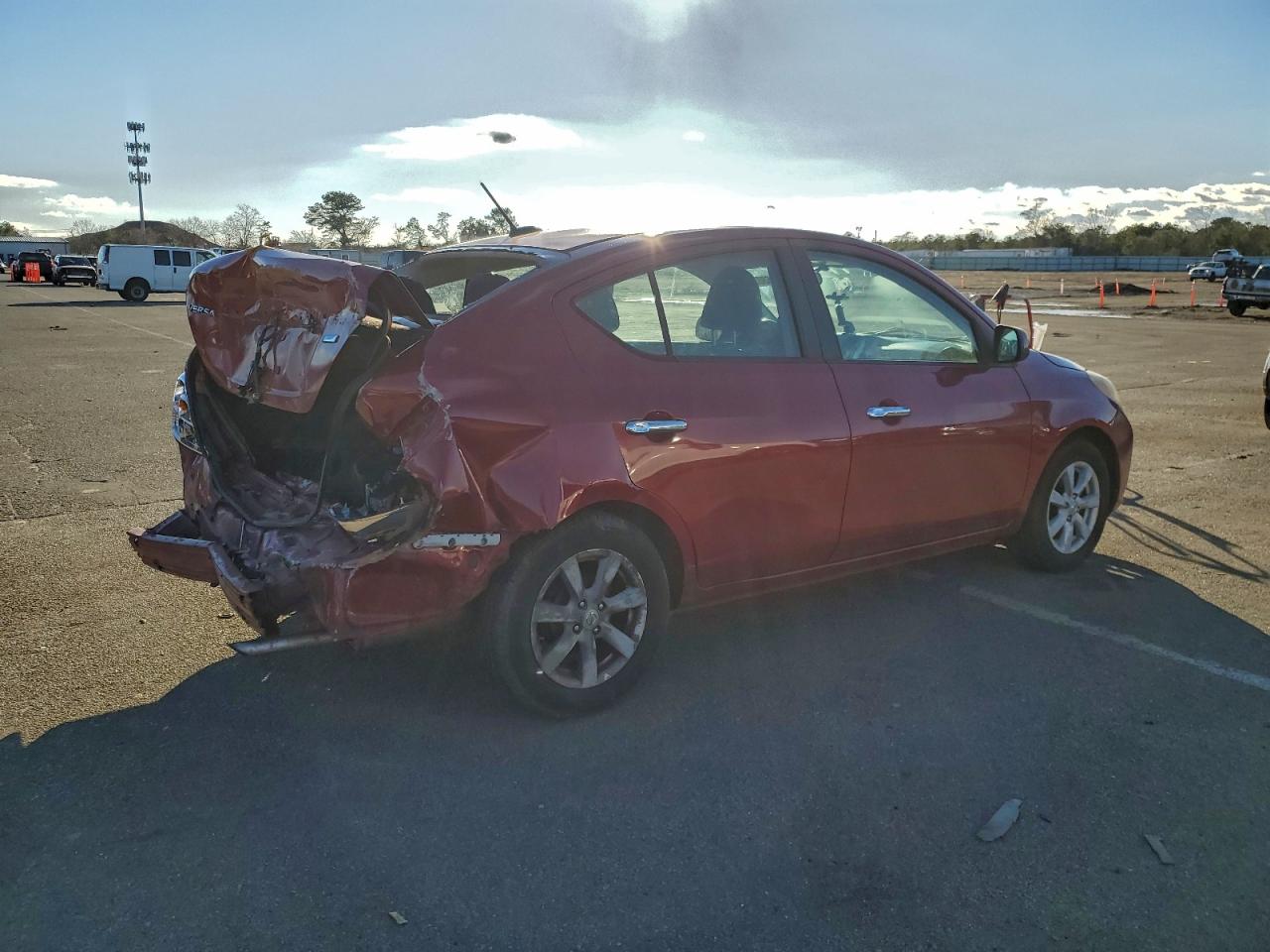 2012 NISSAN VERSA S photo 3