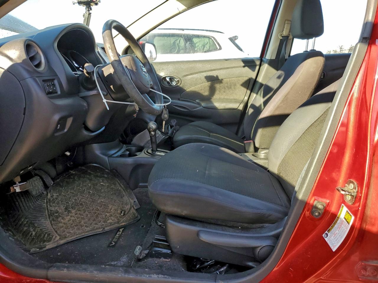 2012 NISSAN VERSA S photo 7