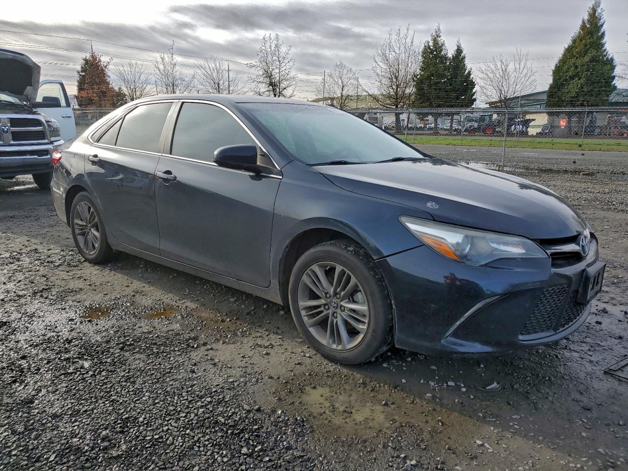 2016 TOYOTA CAMRY LE photo 4