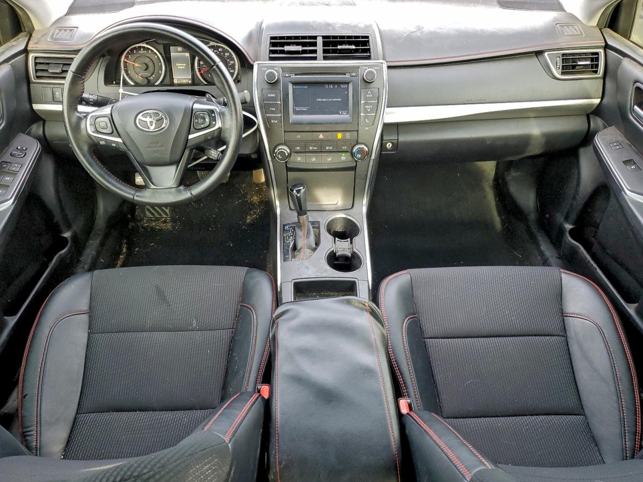 2016 TOYOTA CAMRY LE photo 8