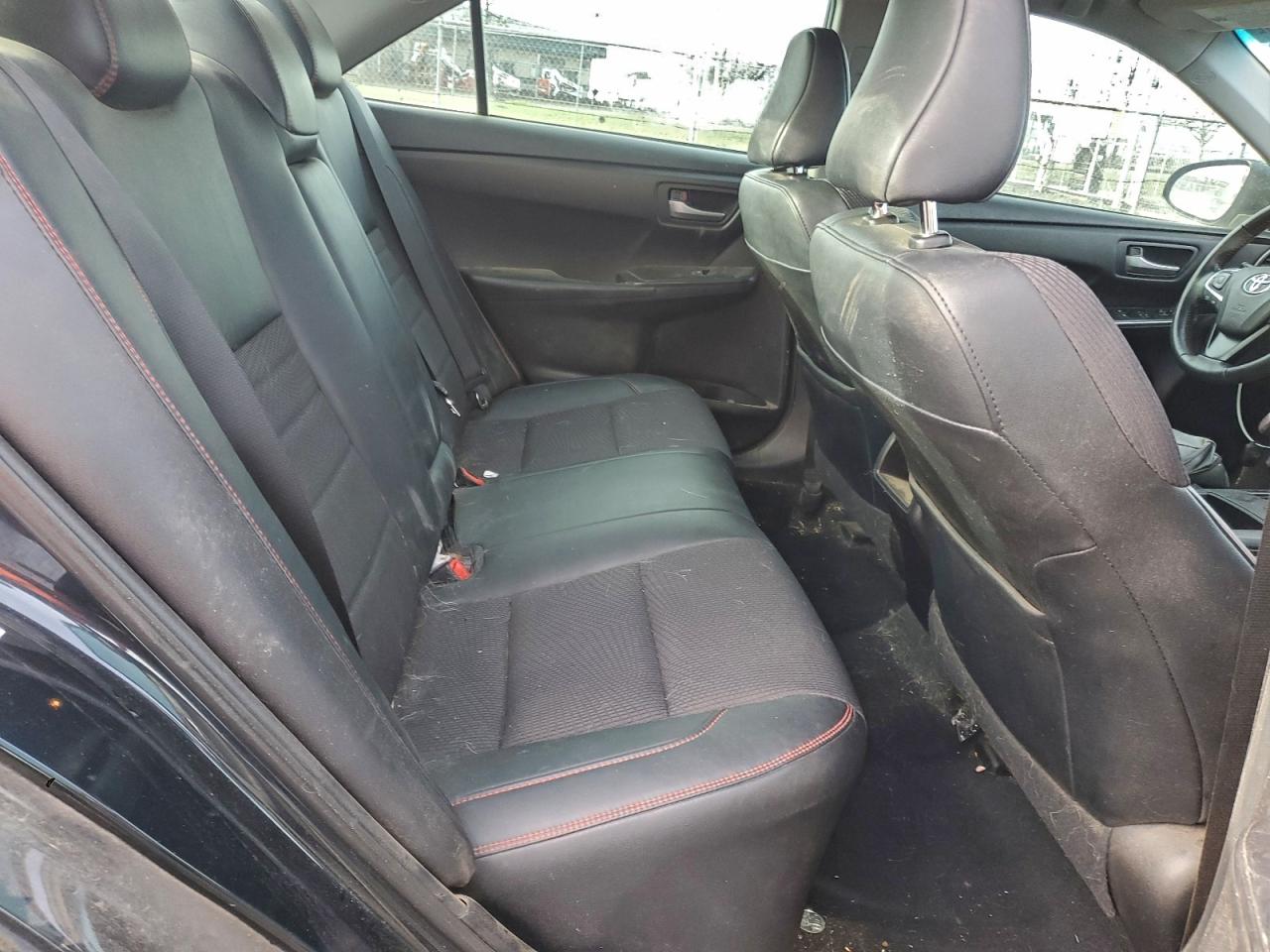 2016 TOYOTA CAMRY LE photo 10