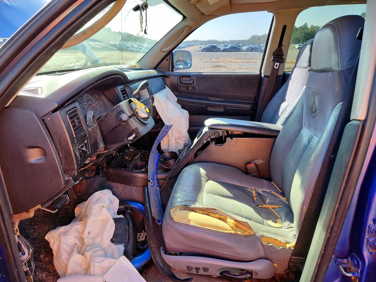 2004 DODGE DAKOTA QUAD SLT photo 13