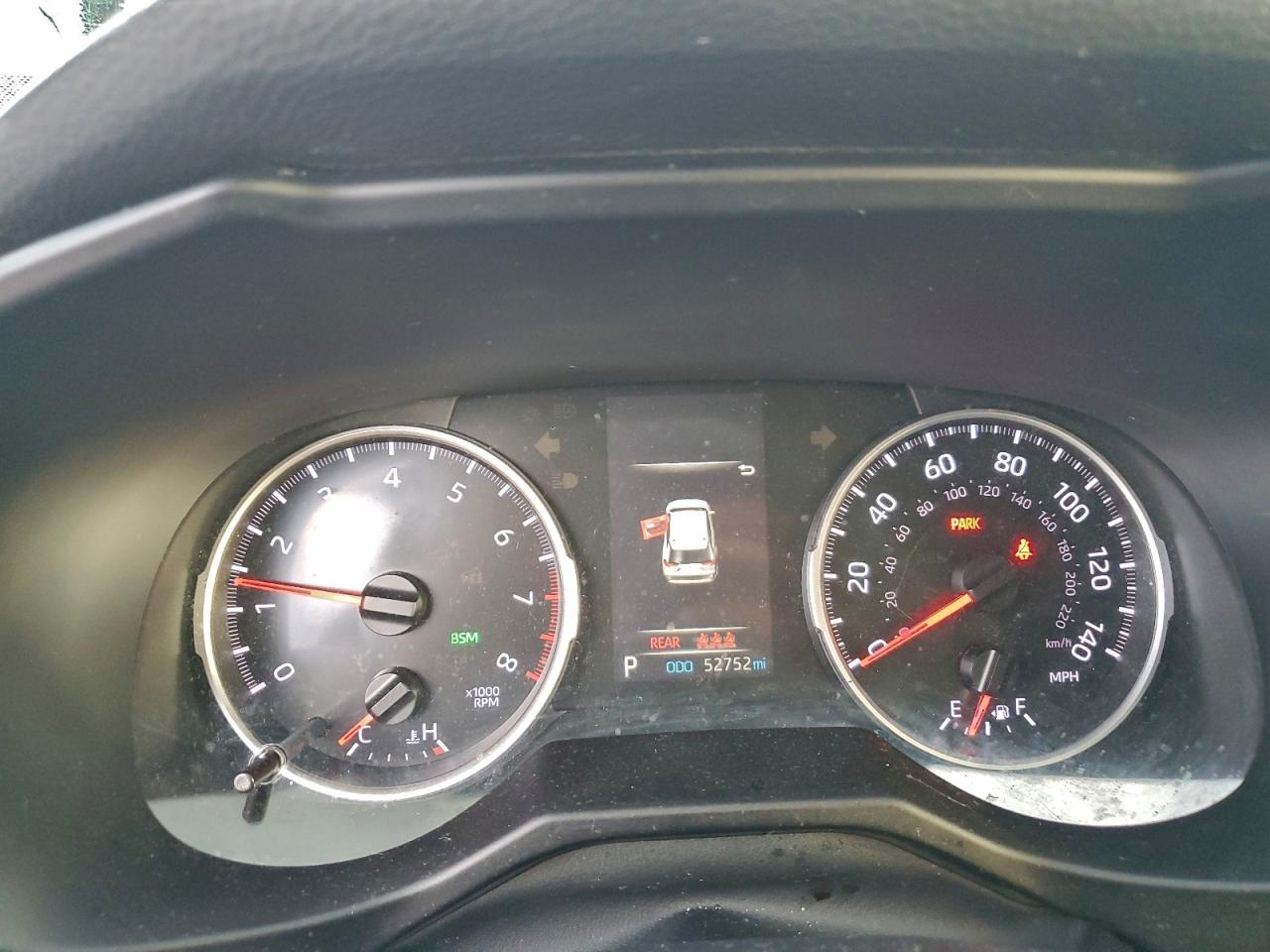 2021 TOYOTA RAV4 XLE photo 9