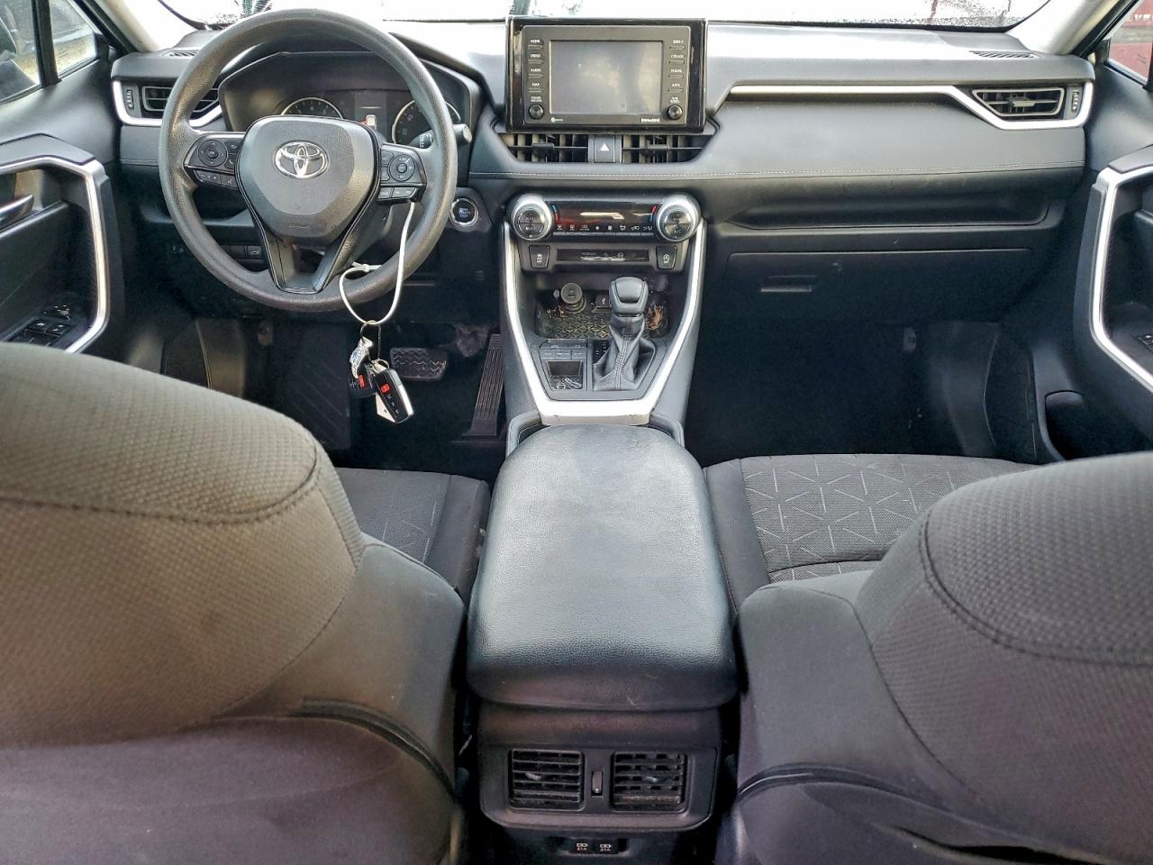 2021 TOYOTA RAV4 XLE photo 8