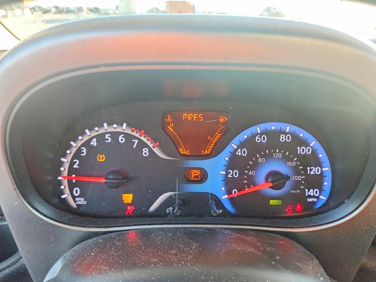2013 NISSAN CUBE photo 9