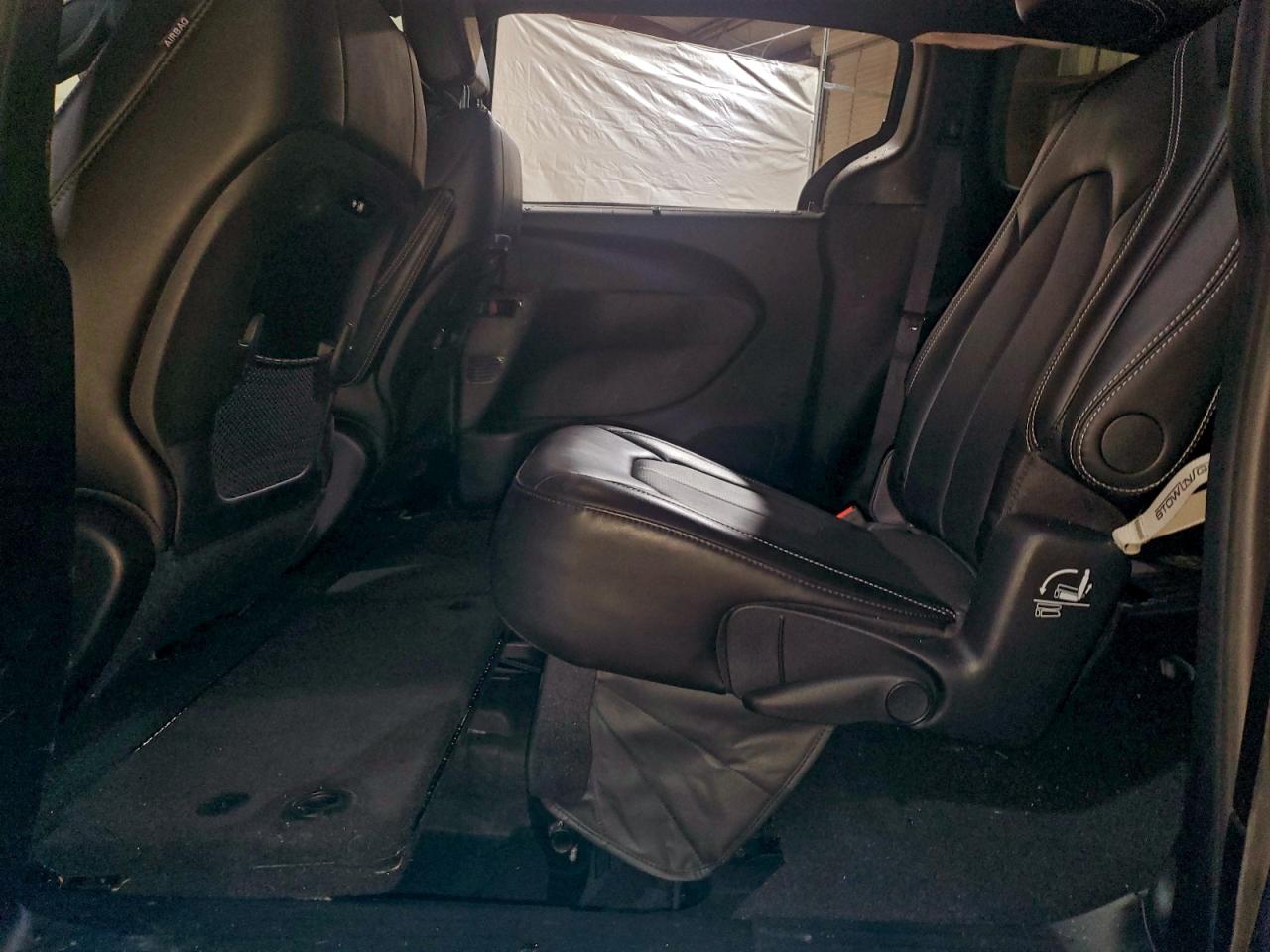 2025 CHRYSLER PACIFICA SELECT photo 11