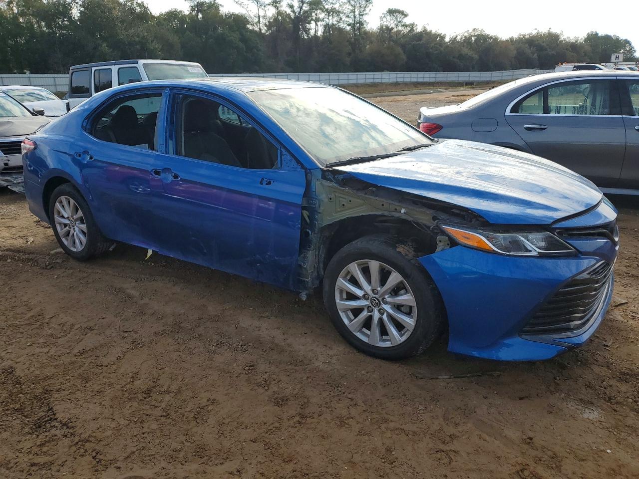 2019 TOYOTA CAMRY L photo 4
