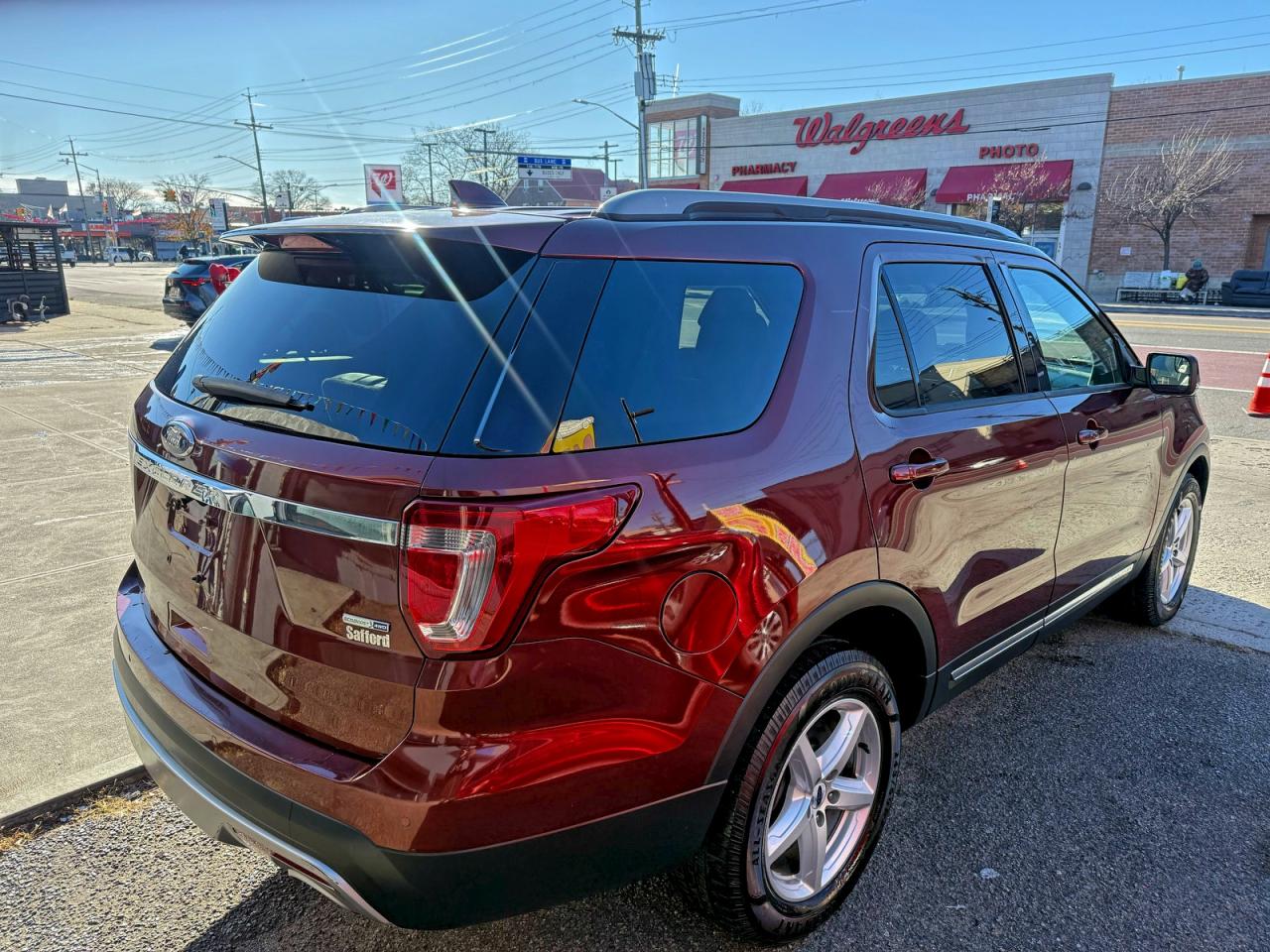 2017 FORD EXPLORER photo 4