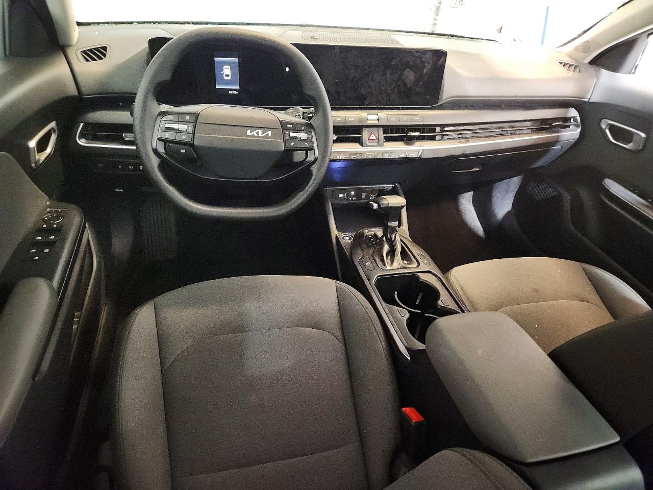 2025 KIA K4 LXS photo 8