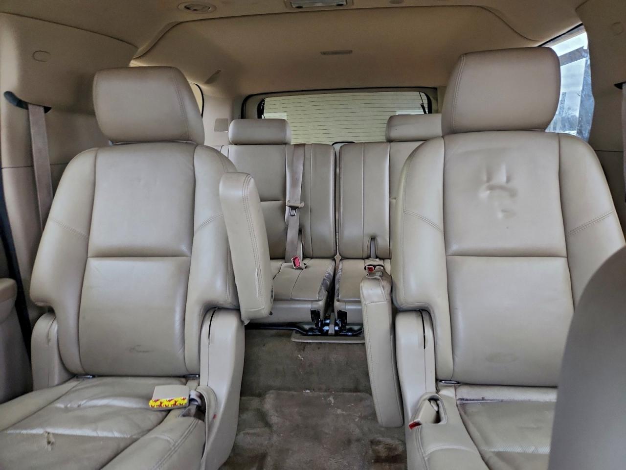 2011 GMC YUKON XL C1500 SLT photo 10