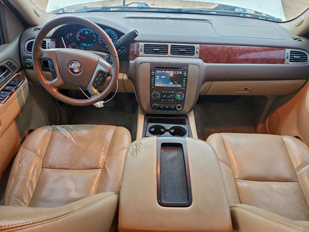 2011 GMC YUKON XL C1500 SLT photo 8