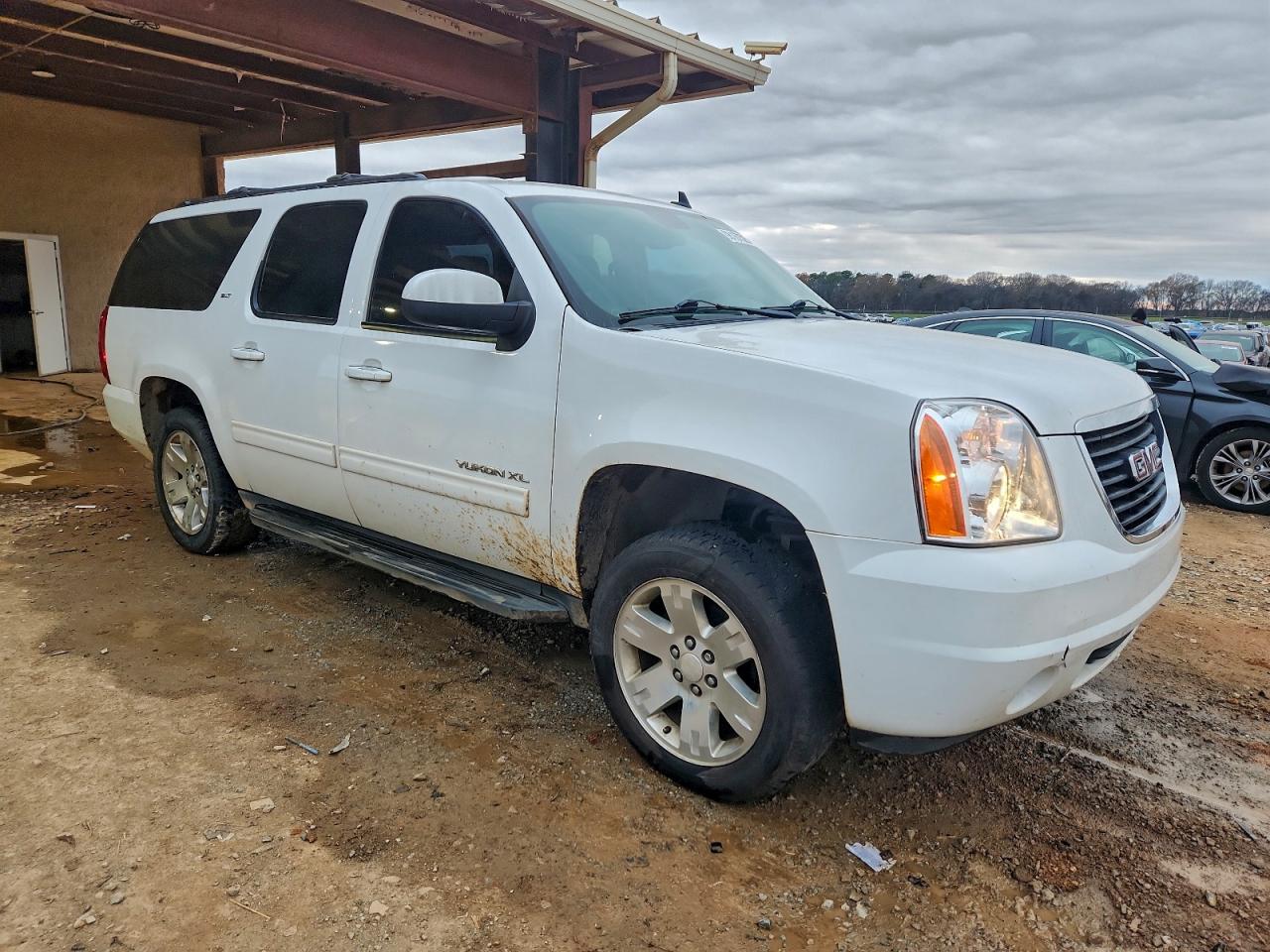 2011 GMC YUKON XL C1500 SLT photo 4