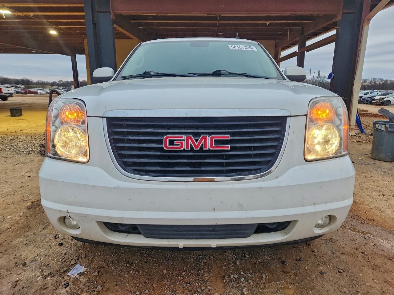 2011 GMC YUKON XL C1500 SLT photo 5