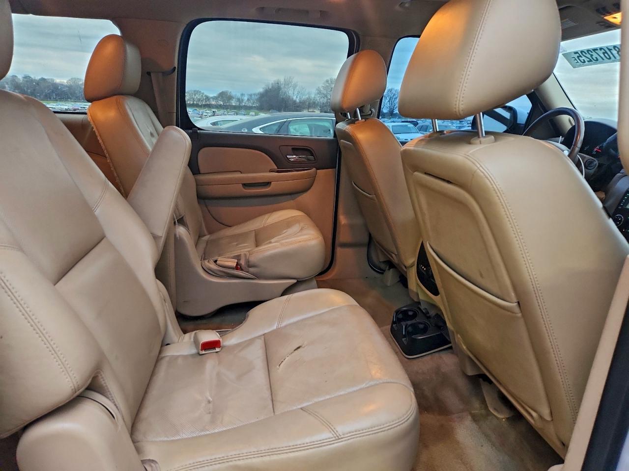 2011 GMC YUKON XL C1500 SLT photo 11