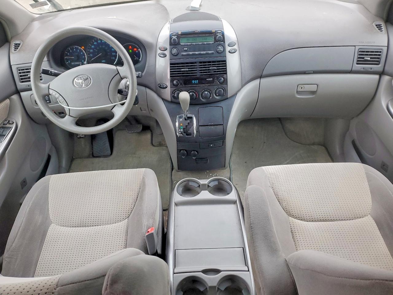 2007 TOYOTA SIENNA CE photo 8
